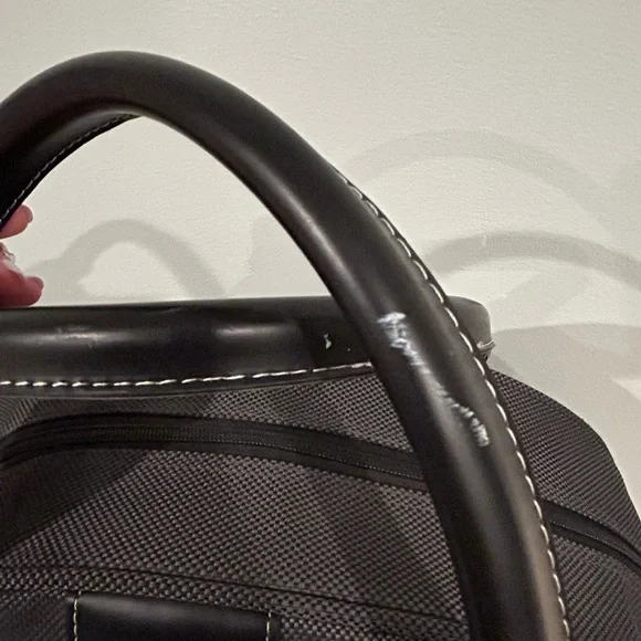 London Fog Oxford carry-on - Picture 7 of 8